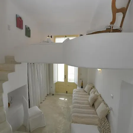 Mykonos Teatro And *
