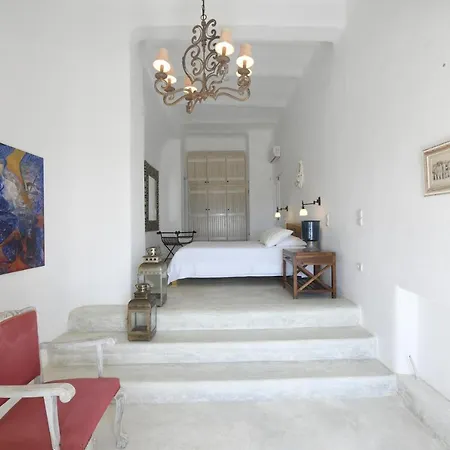 Mykonos Teatro And Plintri